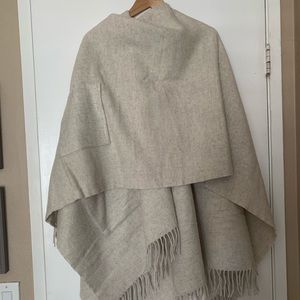 Banana Republic one size wool blend poncho shawl blanket with pockets.
